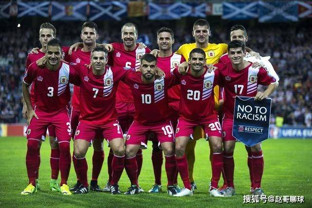 辽宁铁人主场3-1击败申花，热菲尼奥双响送对手三连败